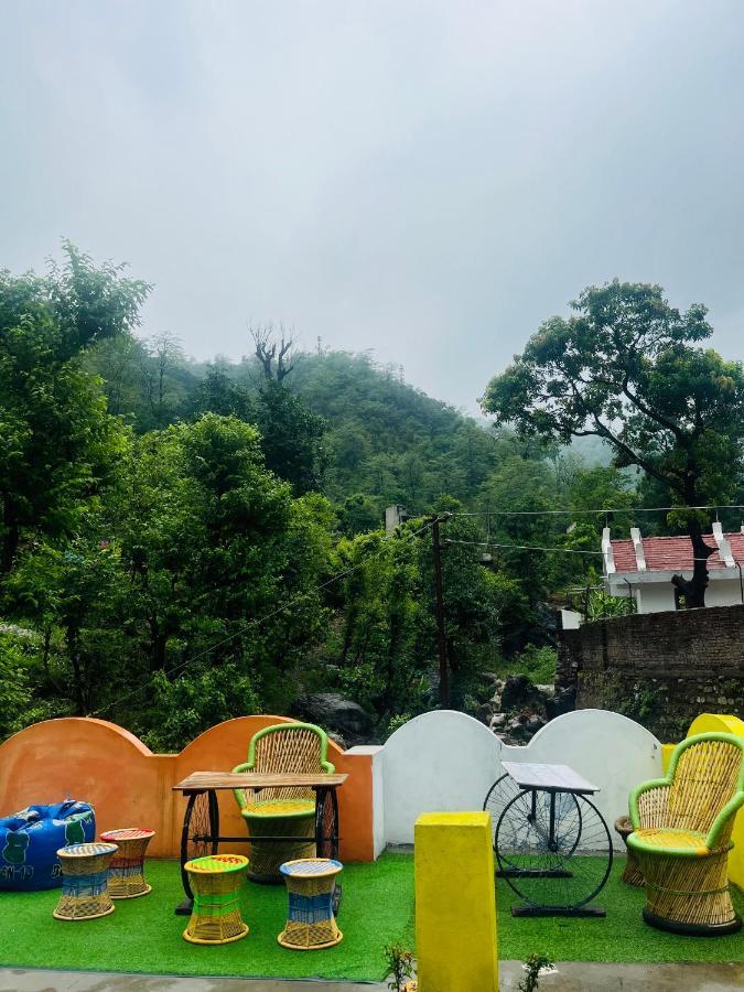 Hobbit House Hostel Rishīkesh Buitenkant foto