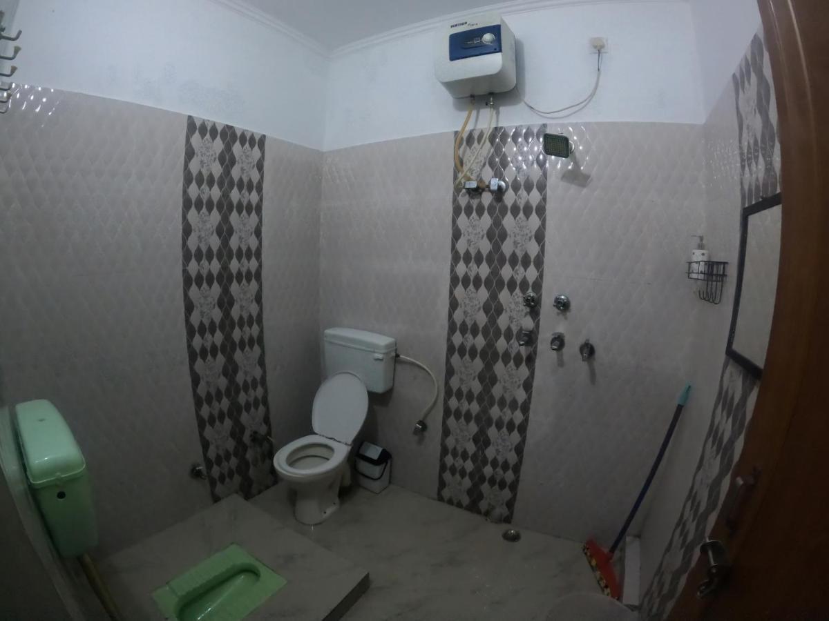 Hobbit House Hostel Rishīkesh Buitenkant foto