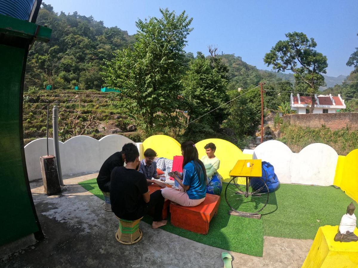 Hobbit House Hostel Rishīkesh Buitenkant foto