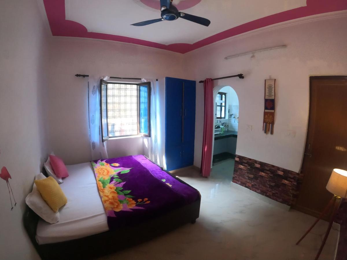 Hobbit House Hostel Rishīkesh Buitenkant foto