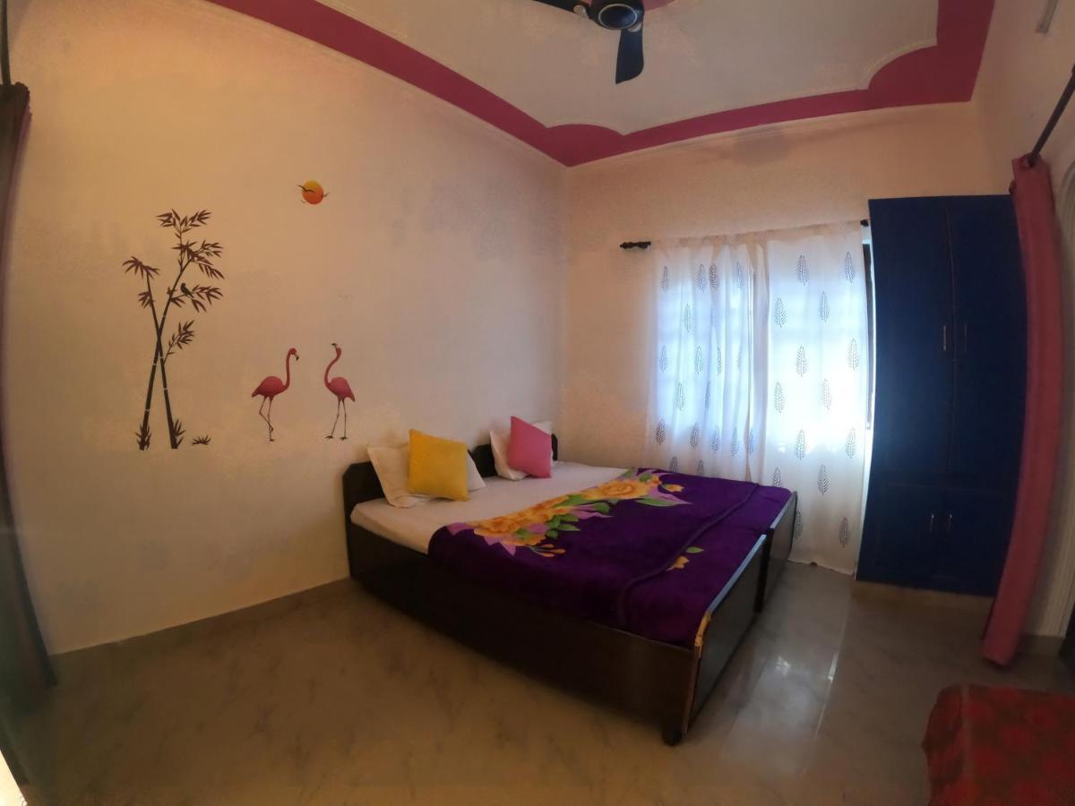 Hobbit House Hostel Rishīkesh Buitenkant foto