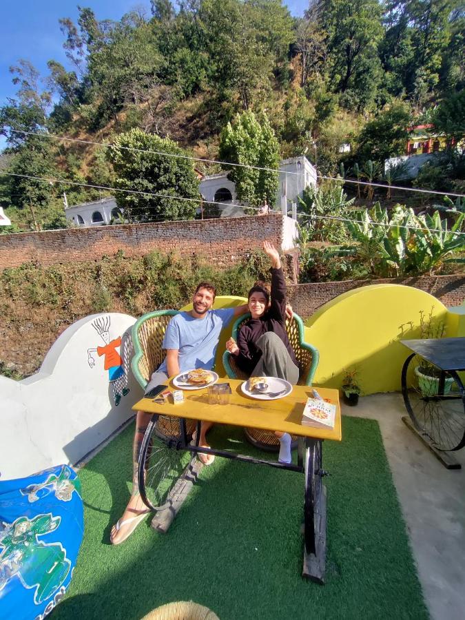 Hobbit House Hostel Rishīkesh Buitenkant foto